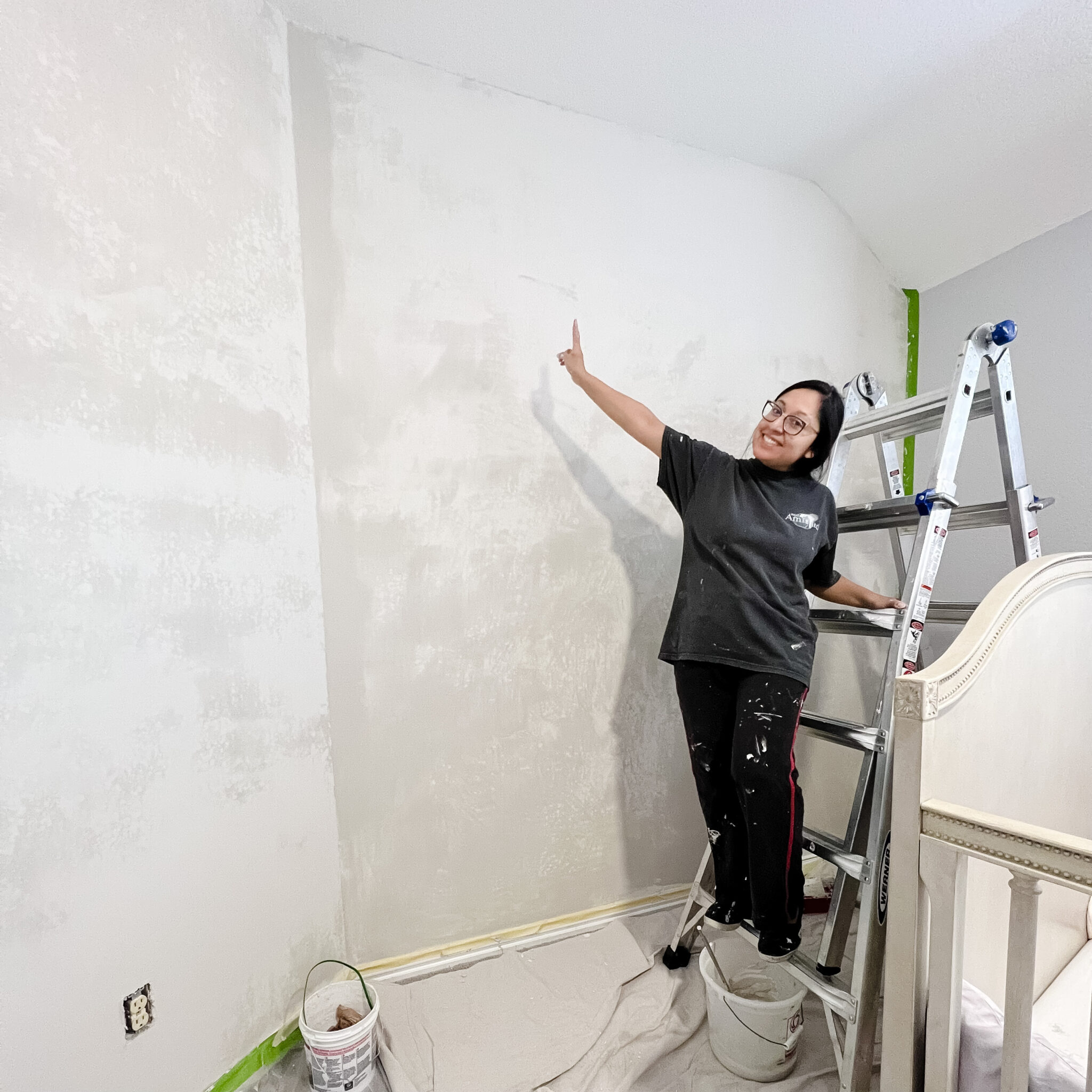 How to Skim Coat a Textured Wall - texasdiymama.com