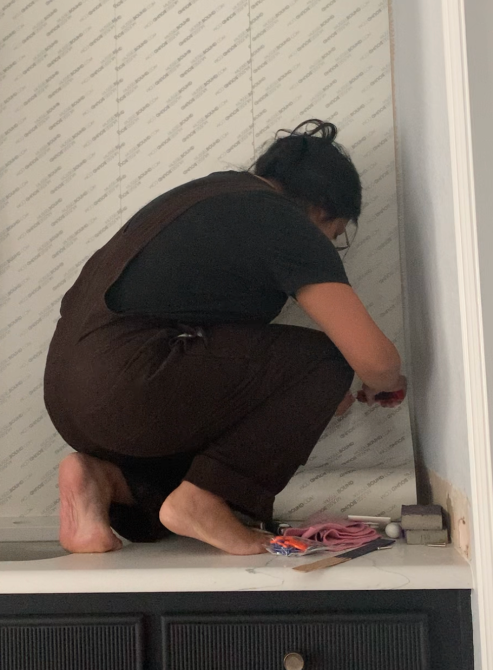How to Install Tile Backsplash (the Easy Way) - texasdiymama.com