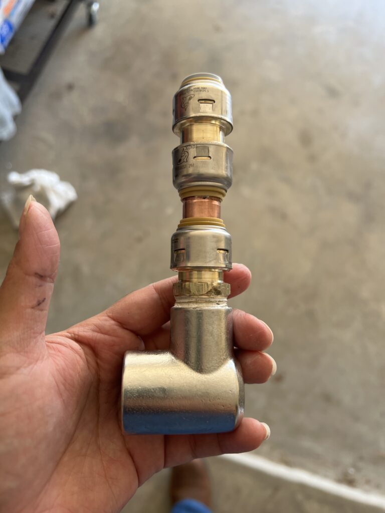 Pipe fitting for Aquor hydrant installation 